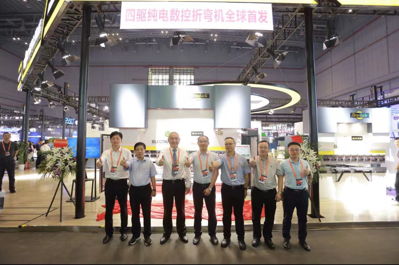 瑞铁出席2023年上海工博会，首发四驱纯电伺服数控折弯机